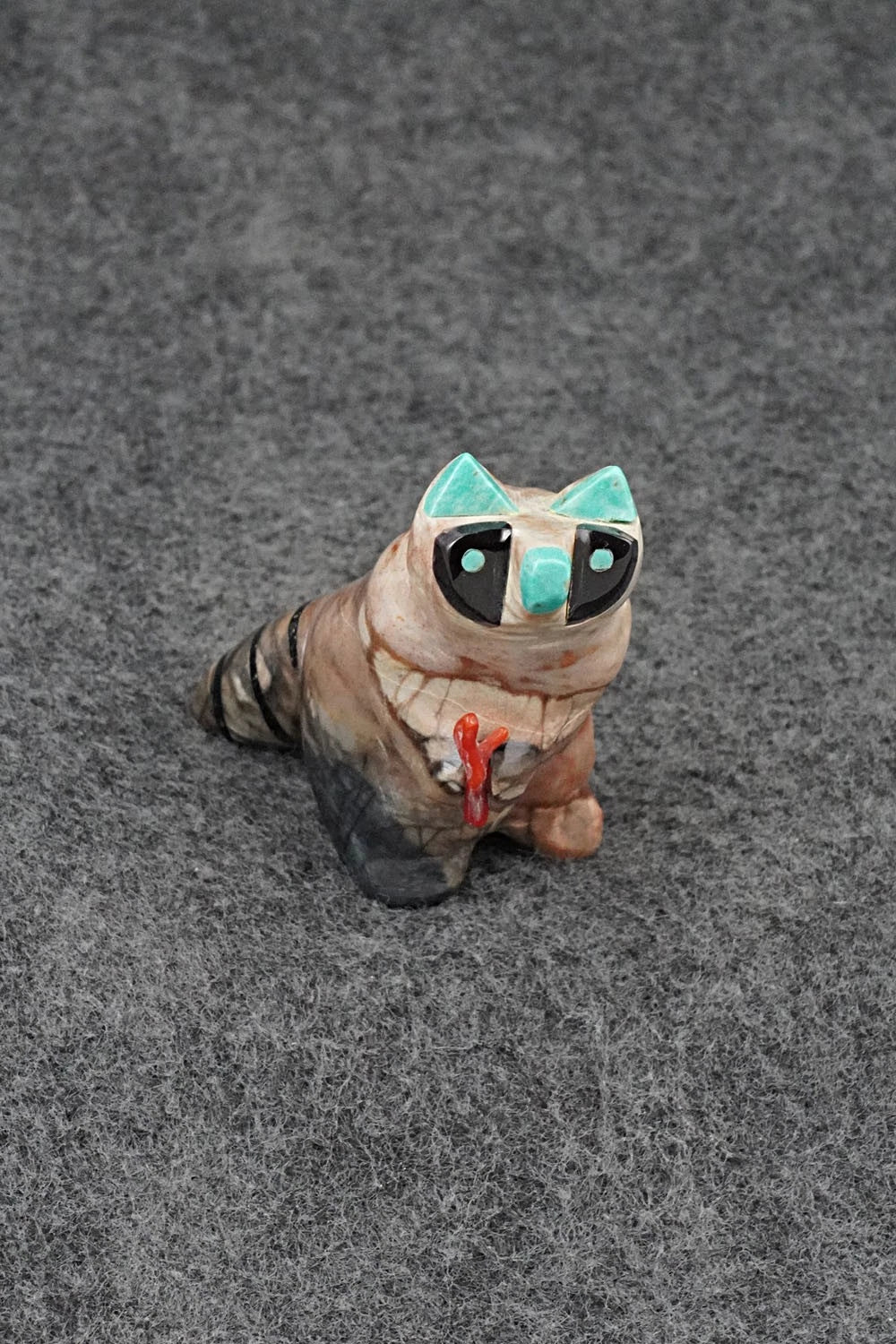 Raccoon Zuni Fetish Carving - Enrike Leekya