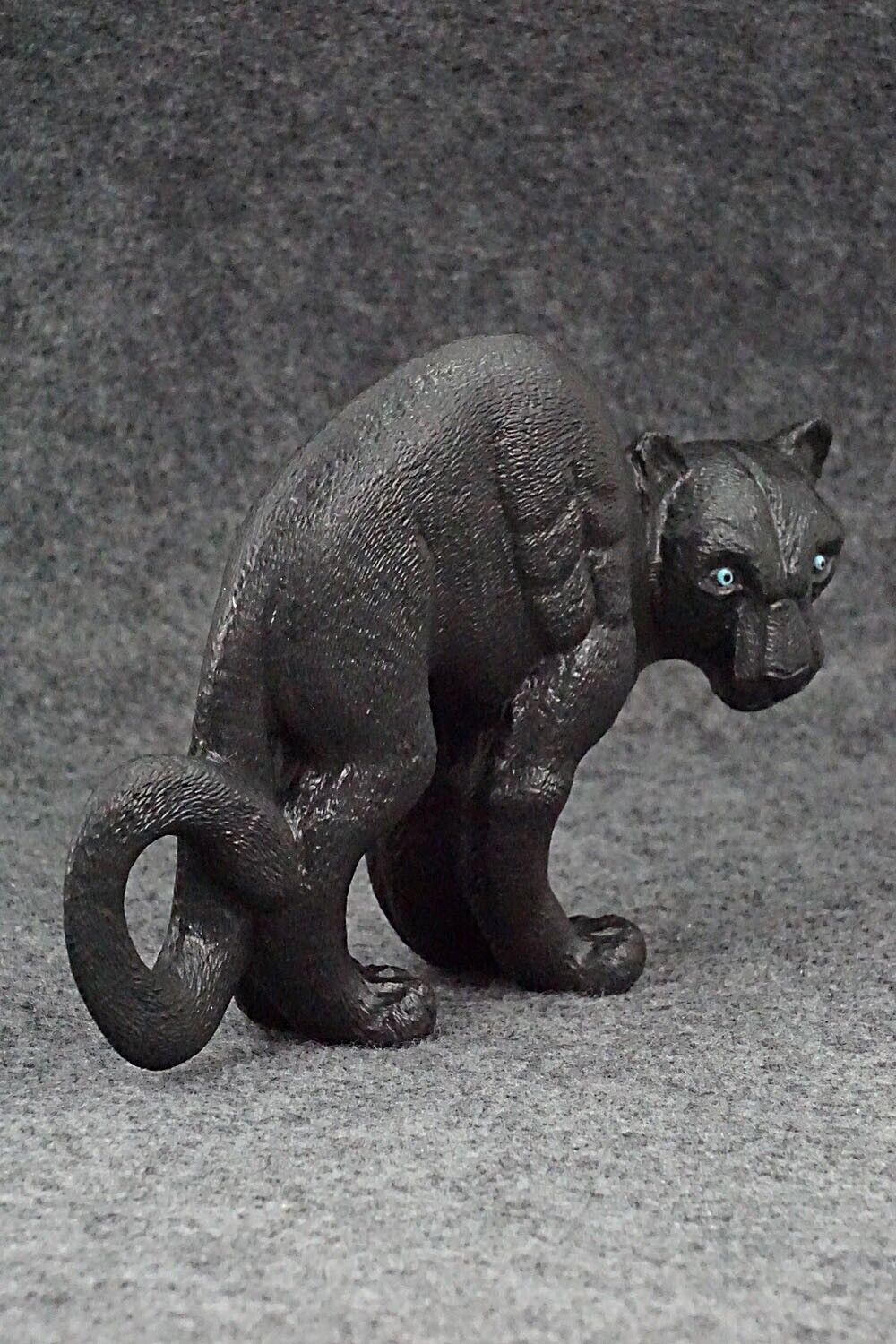Mountain Lion Zuni Fetish Carving - Travis Lasiloo