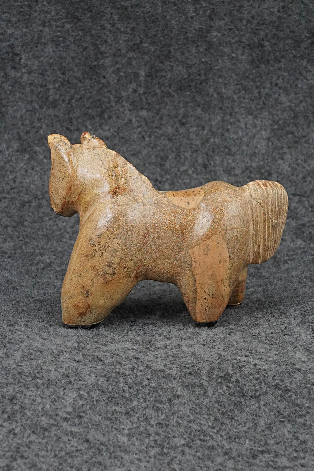 Horse Zuni Fetish Carving - Freddie Leekya