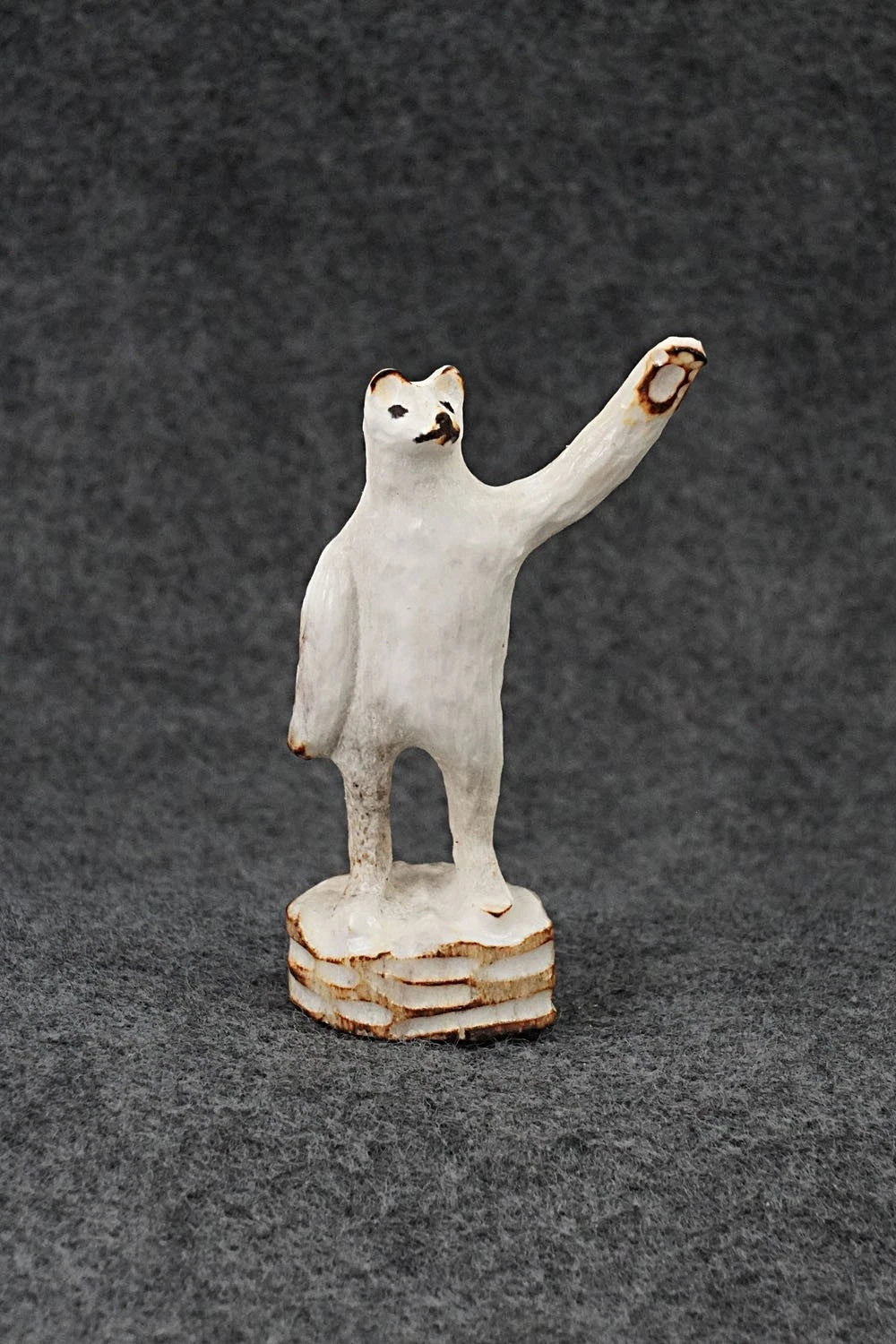 Bear Zuni Fetish Carving - Ruben Najara