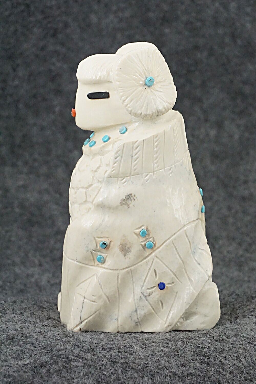 Corn Maiden Zuni Fetish Carving - Derrick Kaamasee