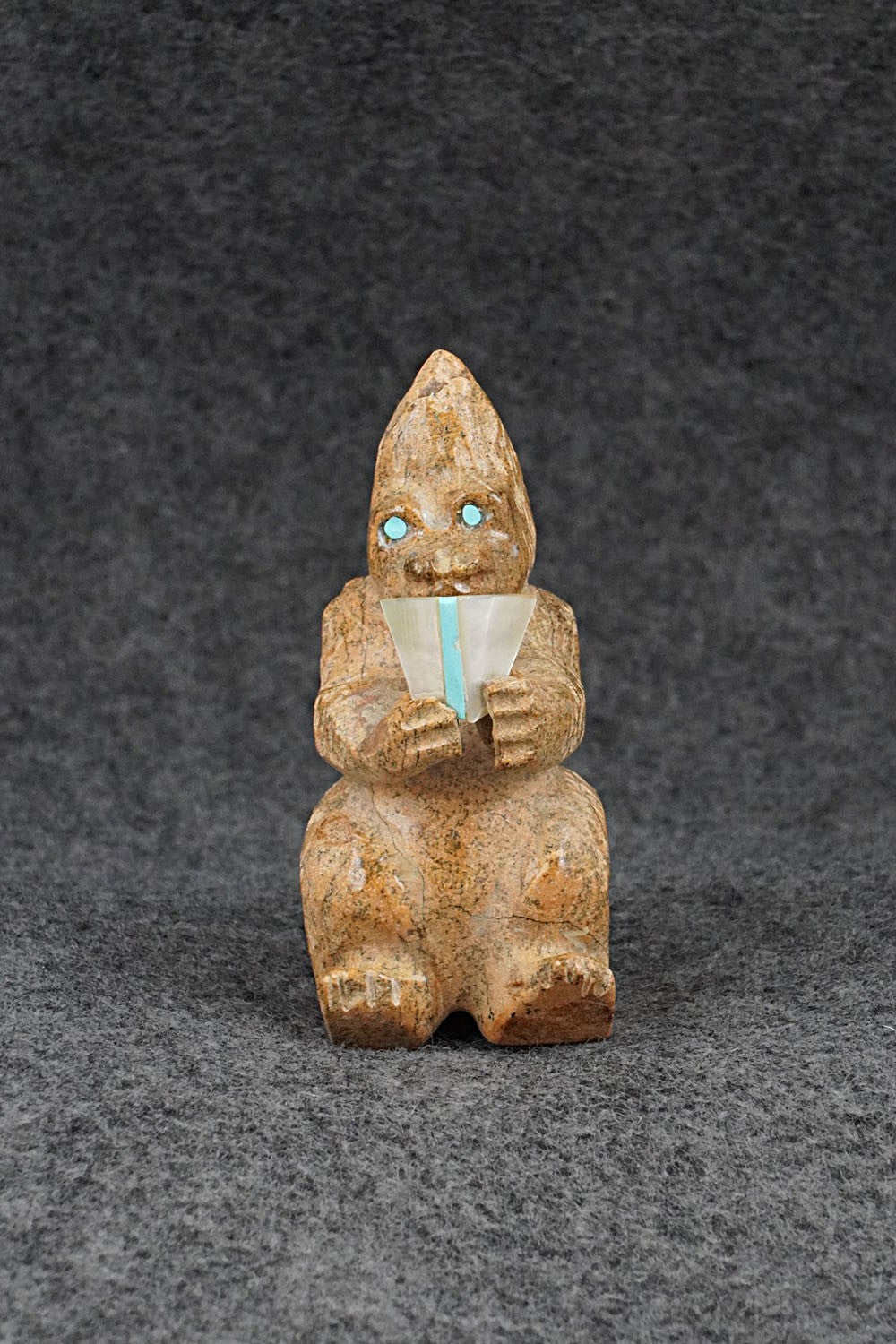Gorilla Zuni Fetish Carving - Freddie Leekya