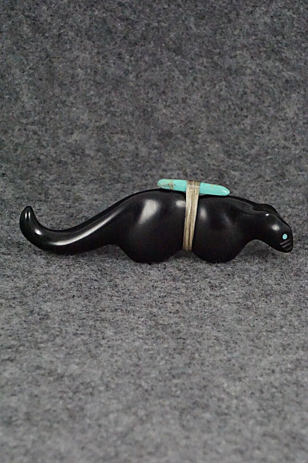 Mountain Lion Zuni Fetish Carving - Herbert Halate