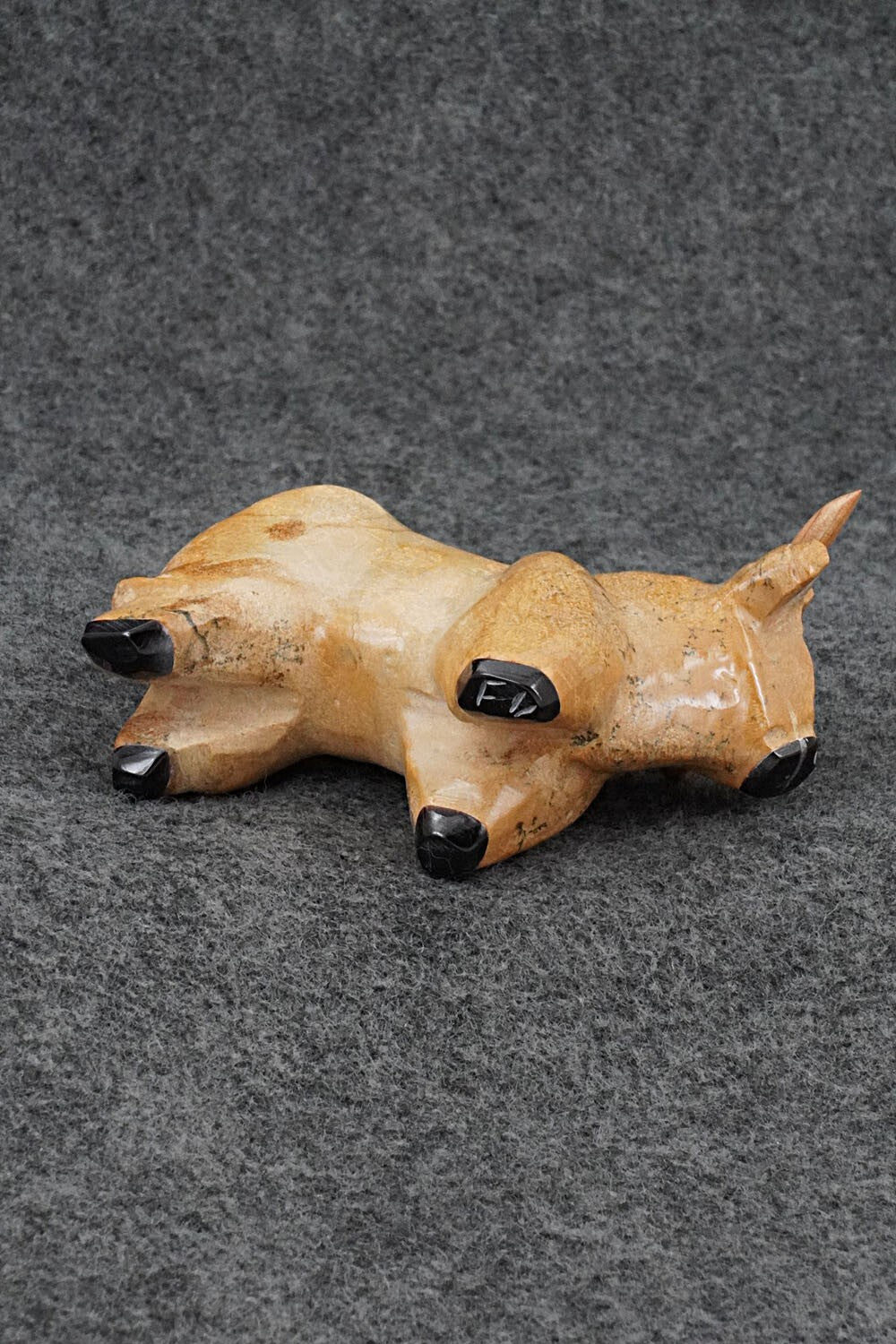 Bull Zuni Fetish Carving - Freddie Leekya