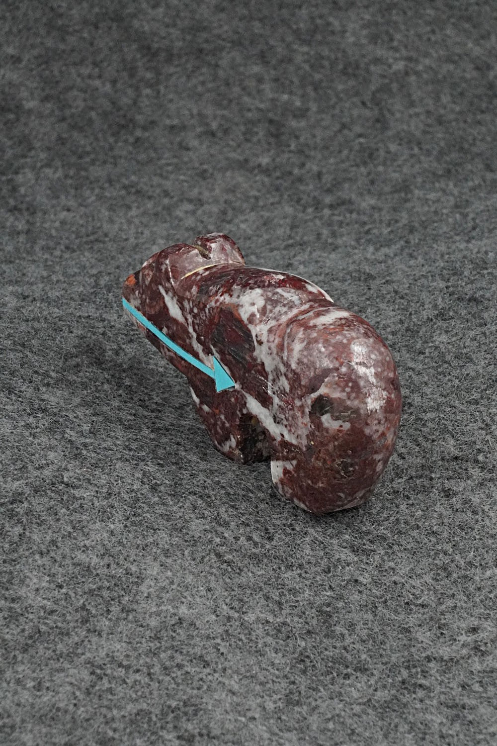 Bear Zuni Fetish Carving - Bernard Laiwakete