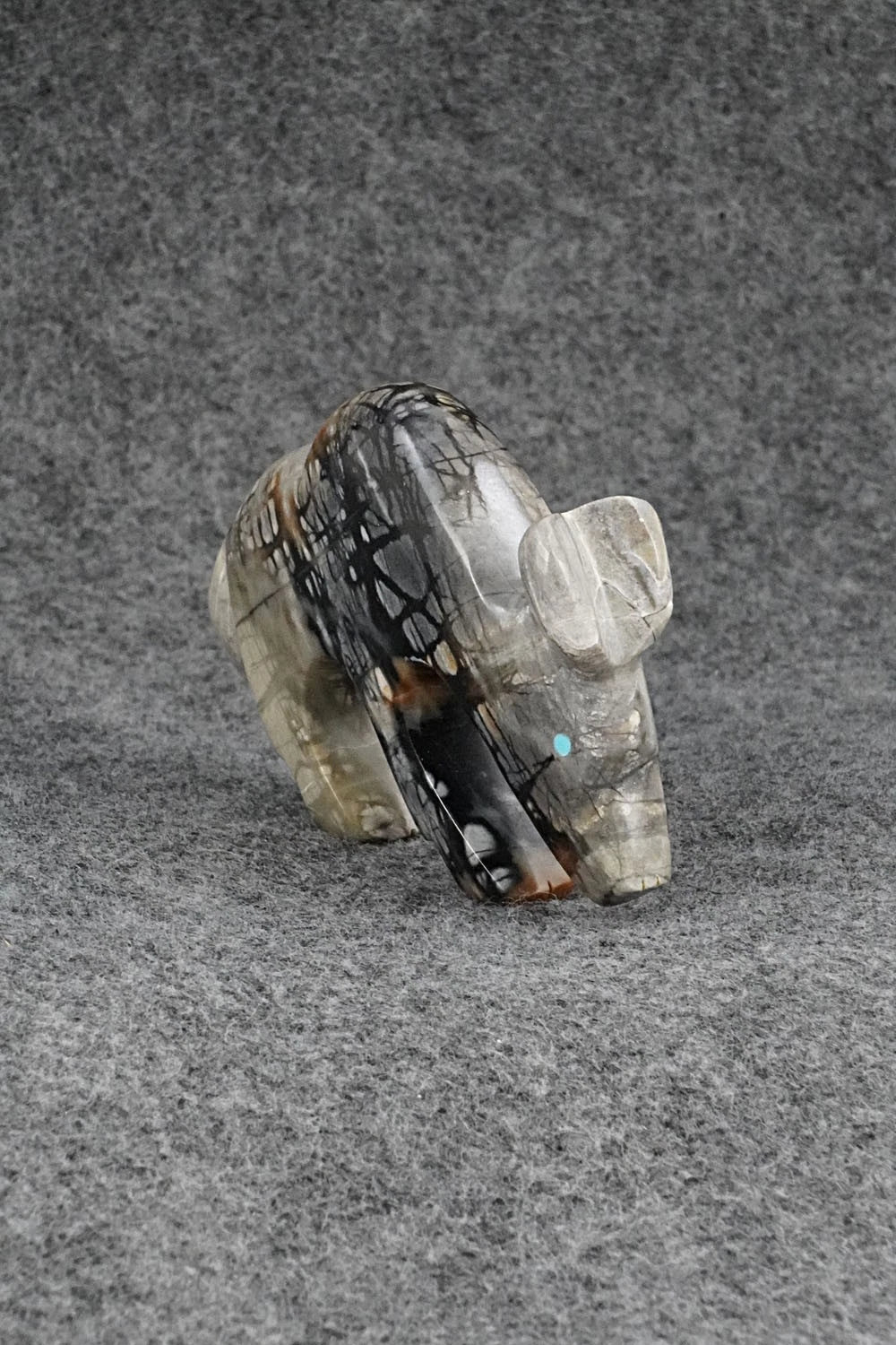 Deer Zuni Fetish Carving - Kenric Laiwakete