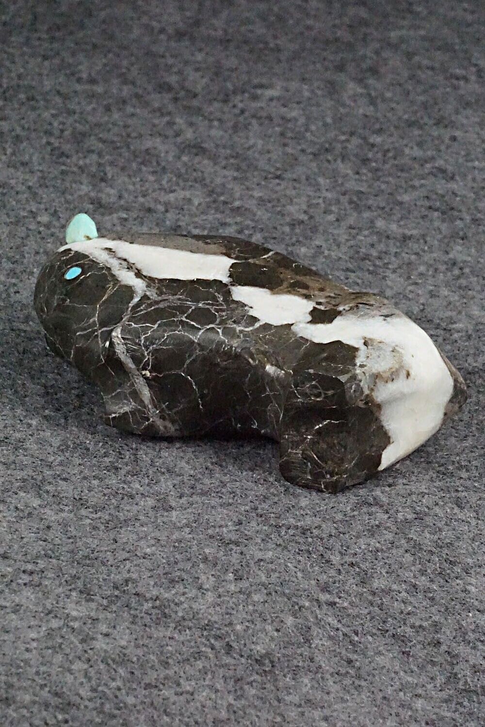 Buffalo Zuni Fetish Carving - Lynn Quam