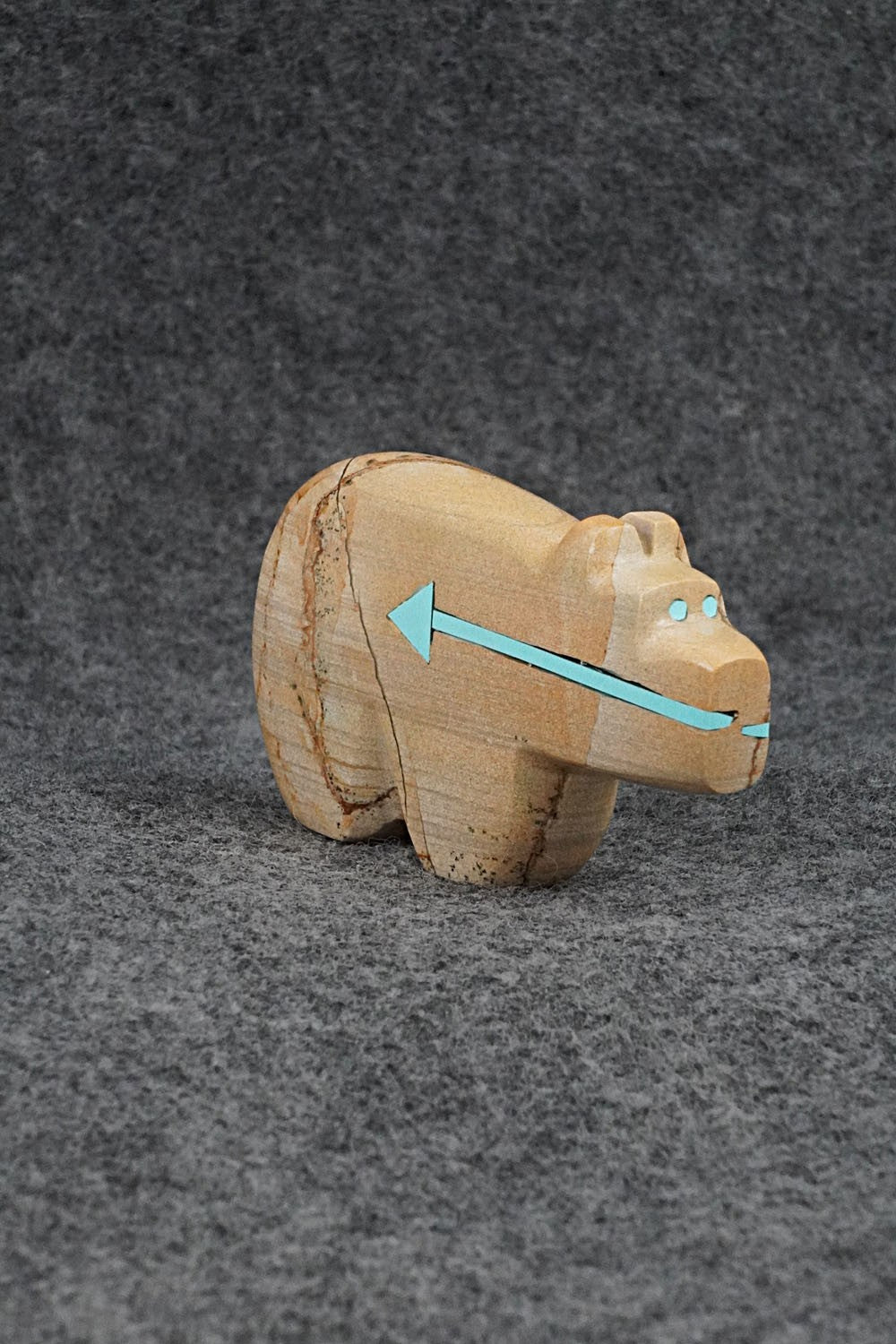 Bear Zuni Fetish Carving - Bernard Laiwakete