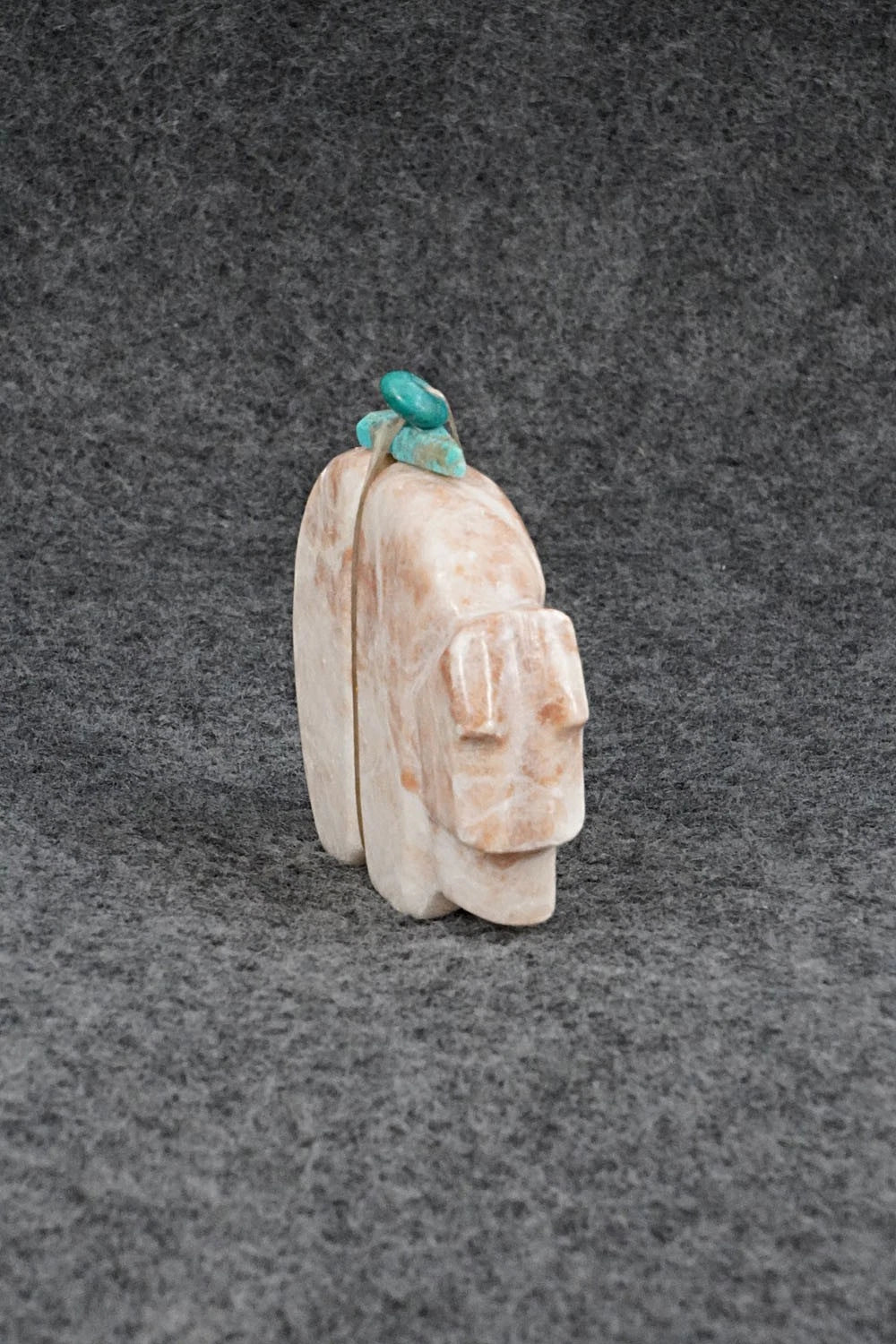 Bear Zuni Fetish Carving - Kinizi Hanawekee