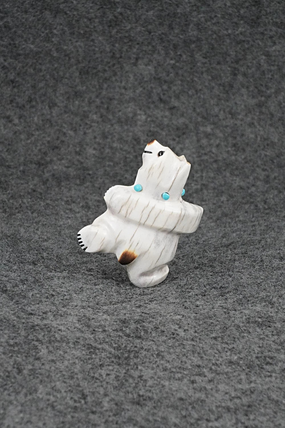 Bear Zuni Fetish Carving - Claudia Peina