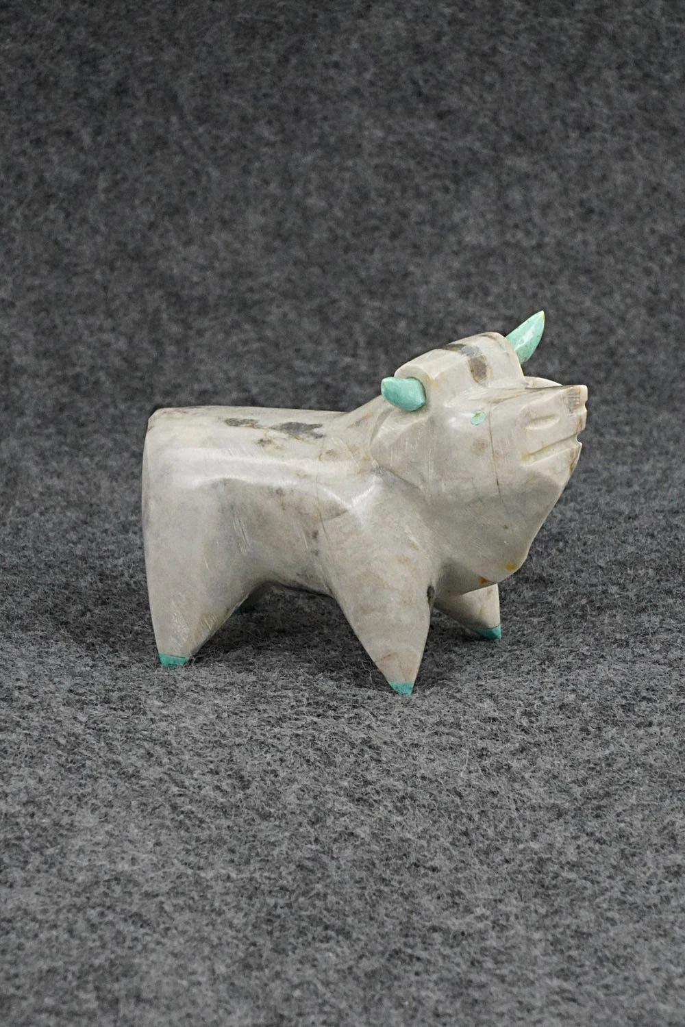 Bull Zuni Fetish Carving - Enrike Leekya