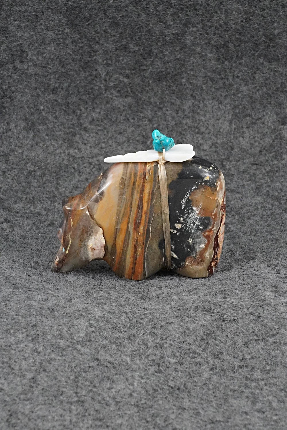 Bear Zuni Fetish Carving - Daphne Quam