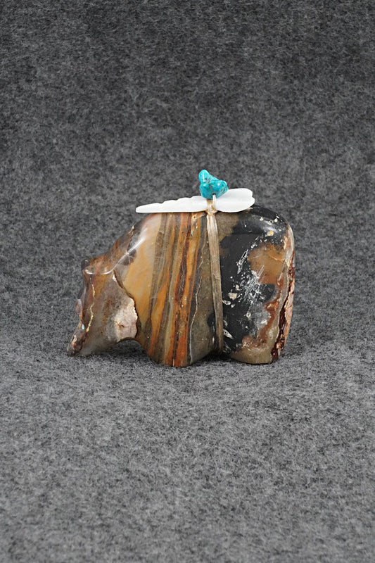 Bear Zuni Fetish Carving - Daphne Quam