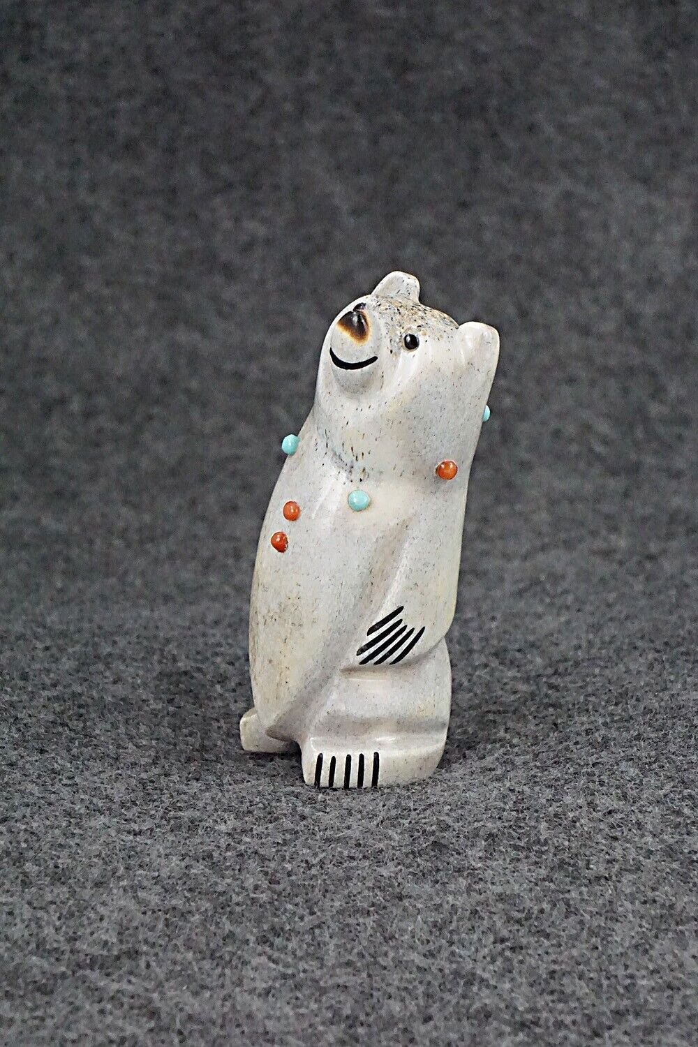 Bear Zuni Fetish Carving - Claudia Peina