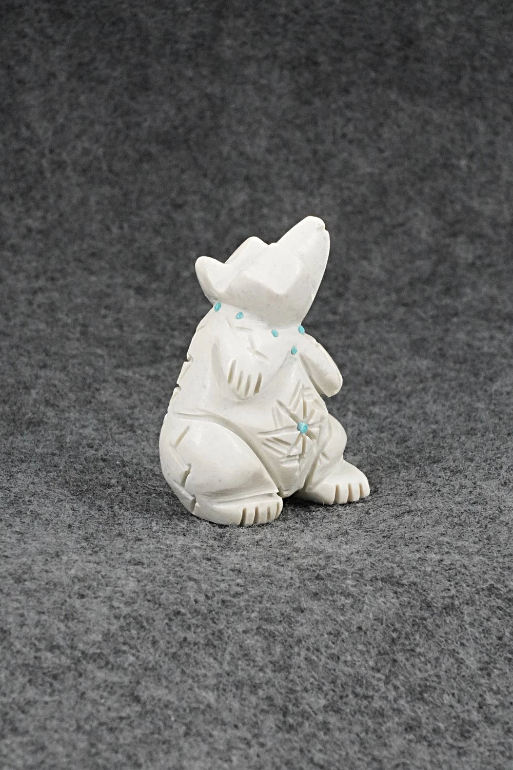 Bear Zuni Fetish Carving - Adrian Cachini