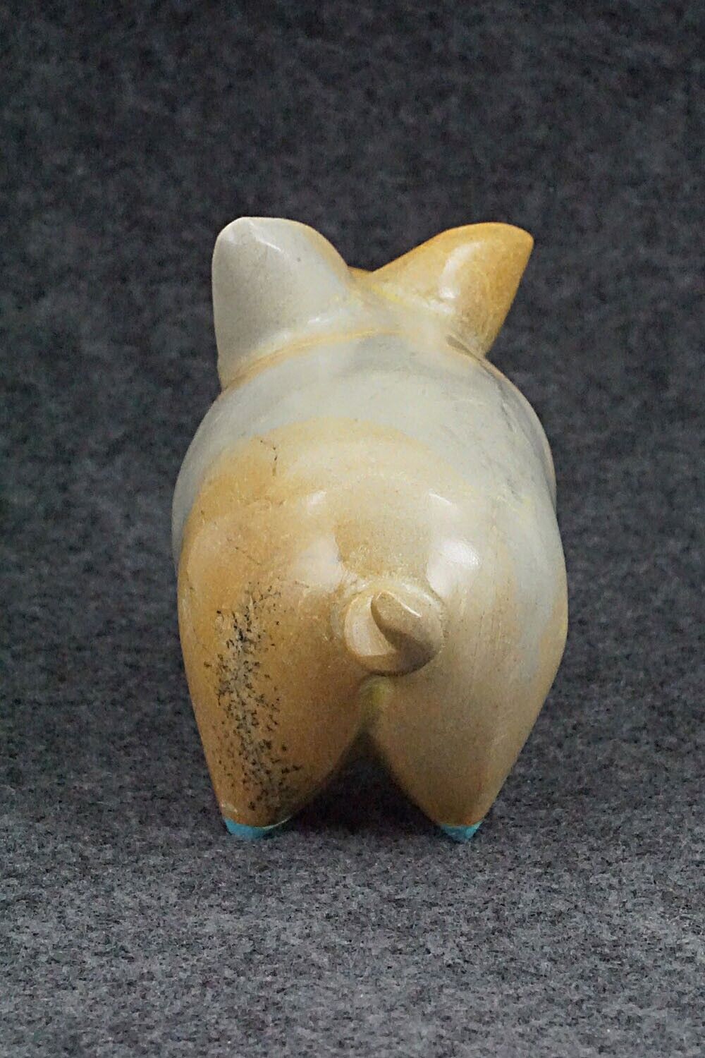 Pig with Curly Tail Zuni Fetish Carving - Enrike Leekya
