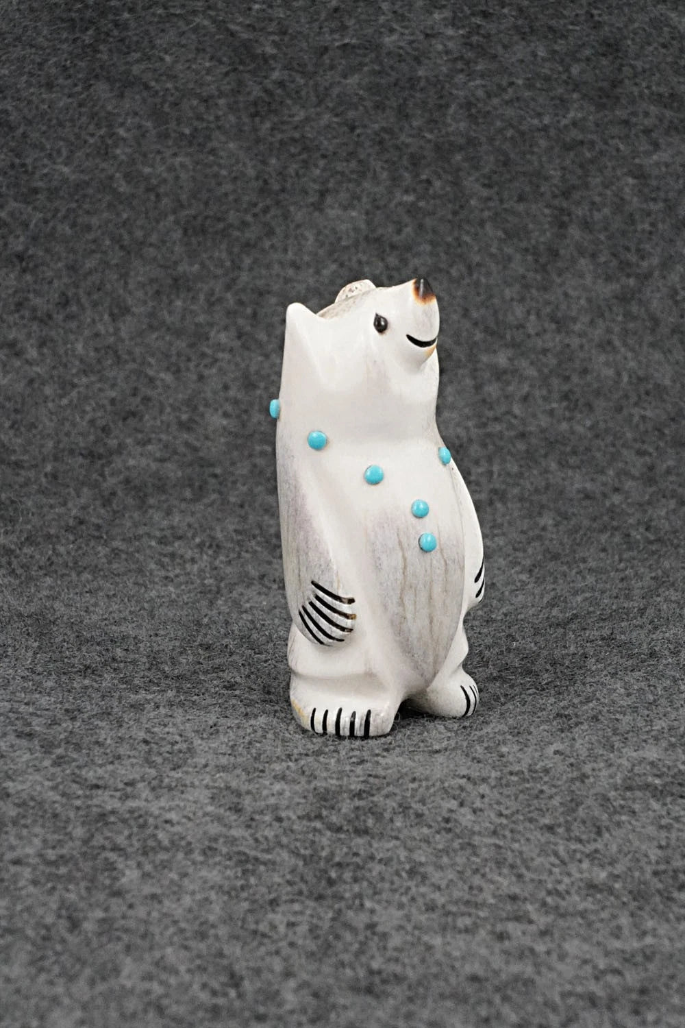 Bear Zuni Fetish Carving - Claudia Peina