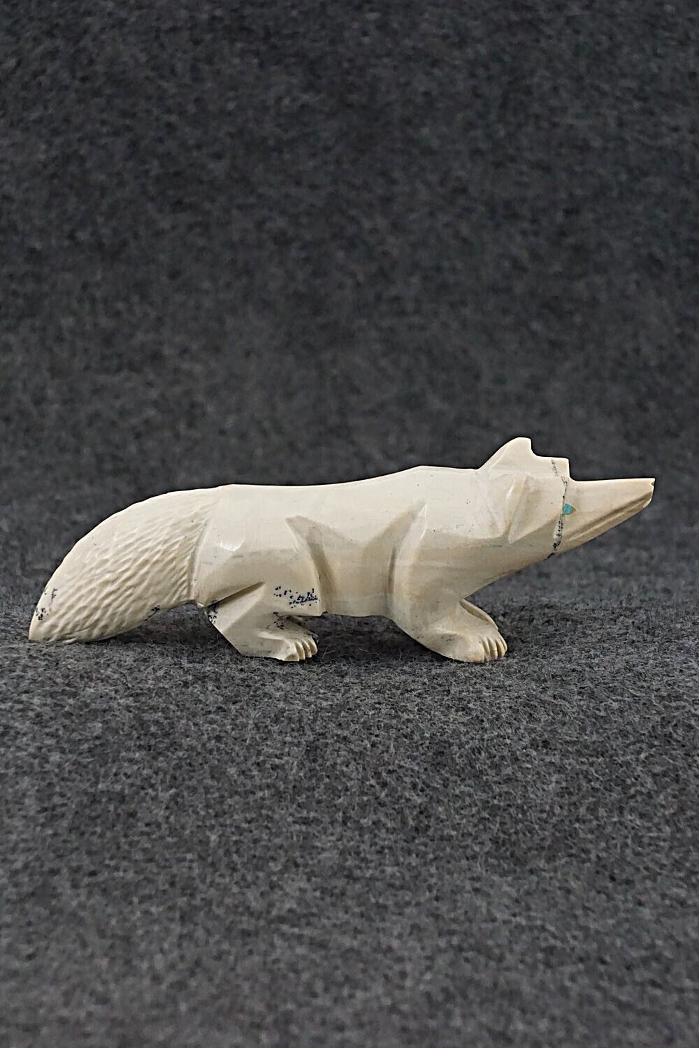 Wolf Zuni Fetish Carving - Tony Mackel