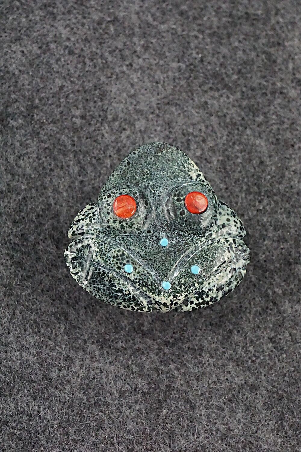 Frog Zuni Fetish Carving - Reynold Lunasee