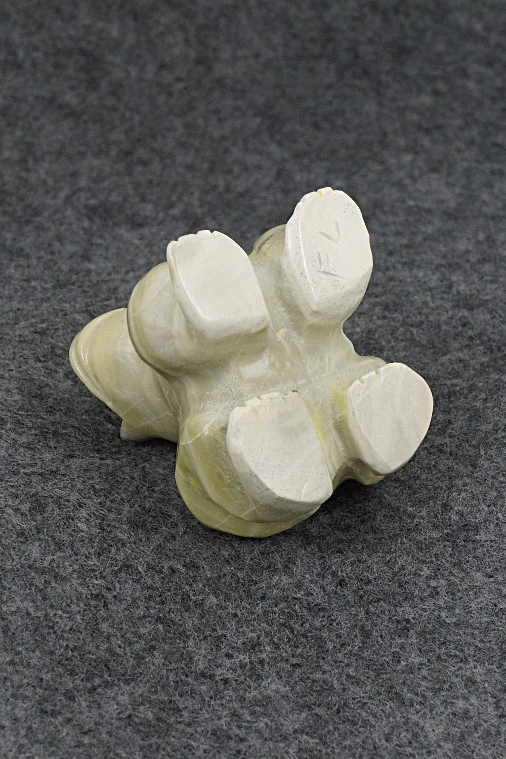 Frog Zuni Fetish Carving - Freddie Leekya