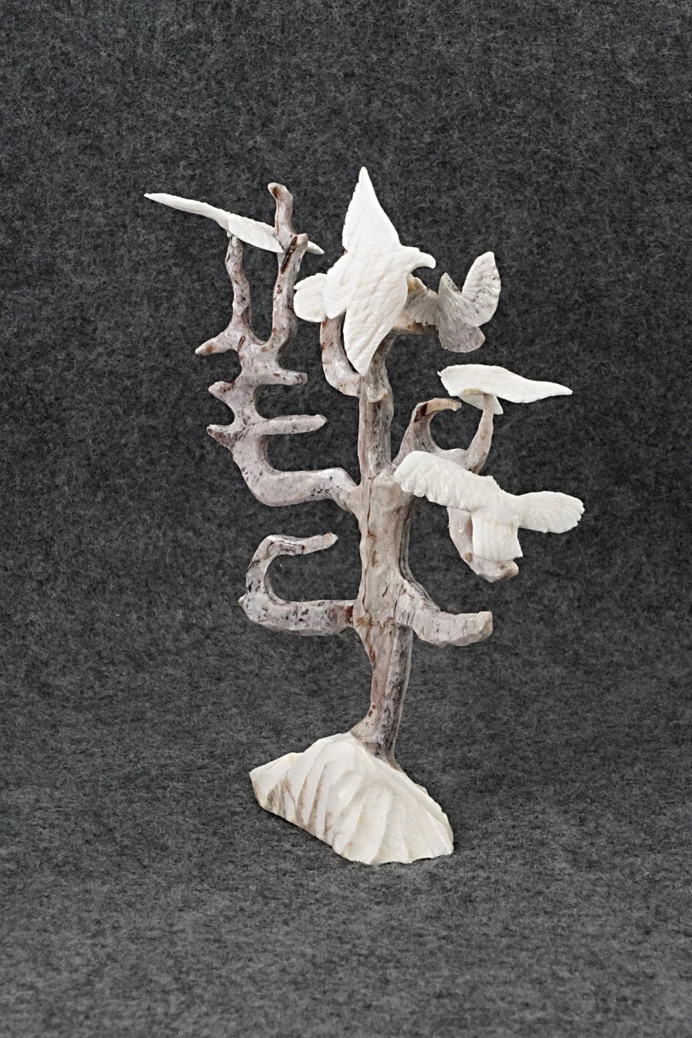 Eagles Zuni Fetish Carving - Ruben Najera