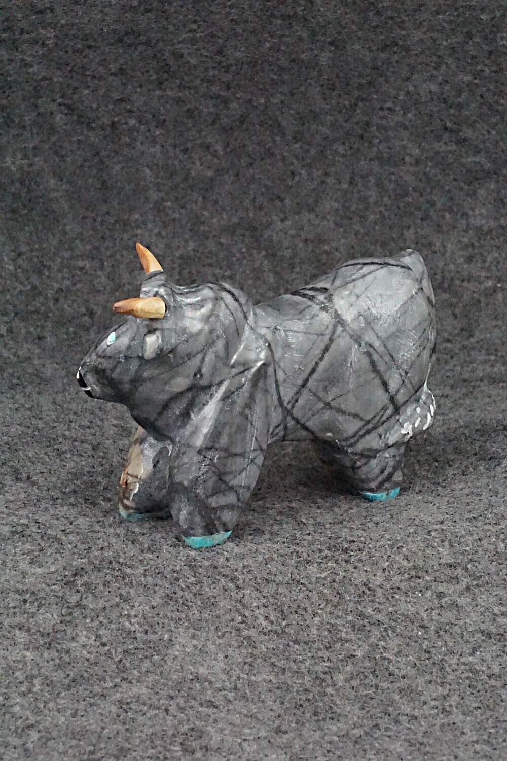 Bull Zuni Fetish Carving - Freddie Leekya