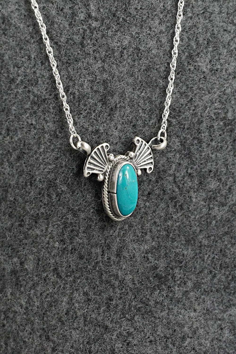 Turquoise & Sterling Silver Necklace - Verley Betone
