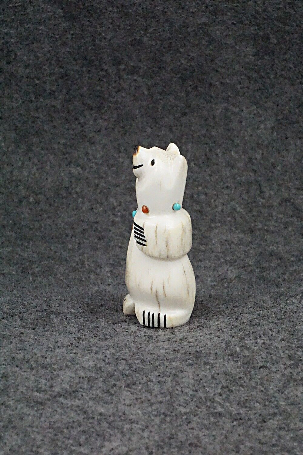 Bear Zuni Fetish Carving - Claudia Peina