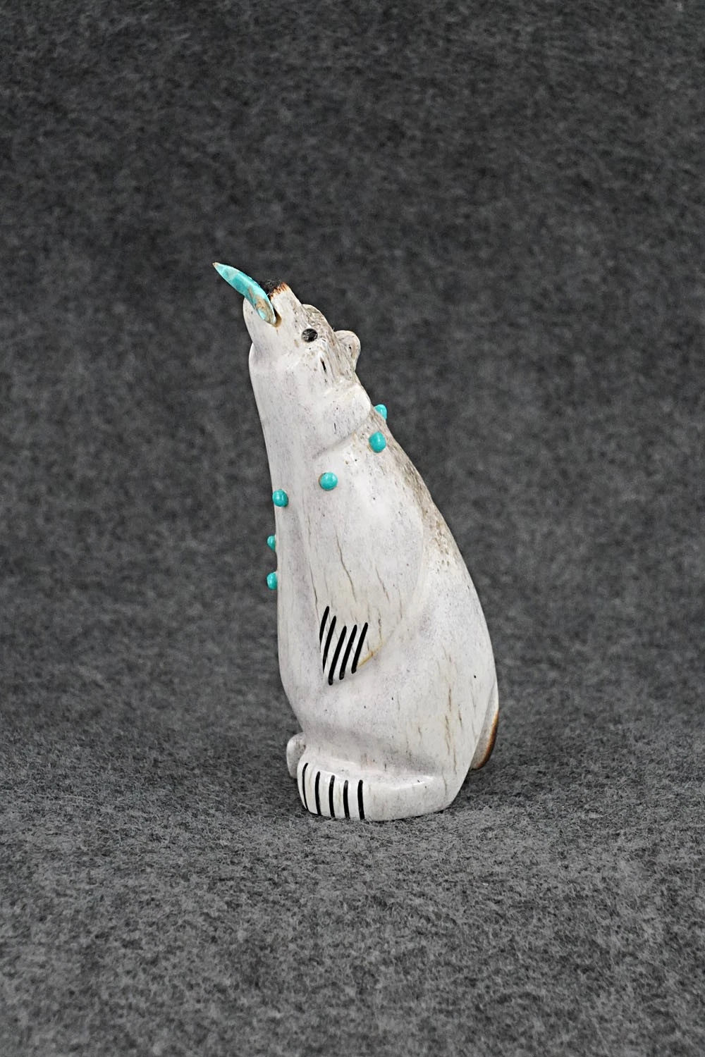 Bear Zuni Fetish Carving - Claudia Peina