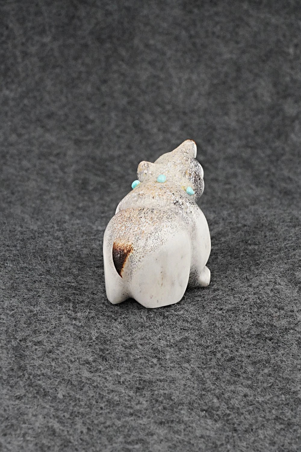 Bear Zuni Fetish Carving - Claudia Peina