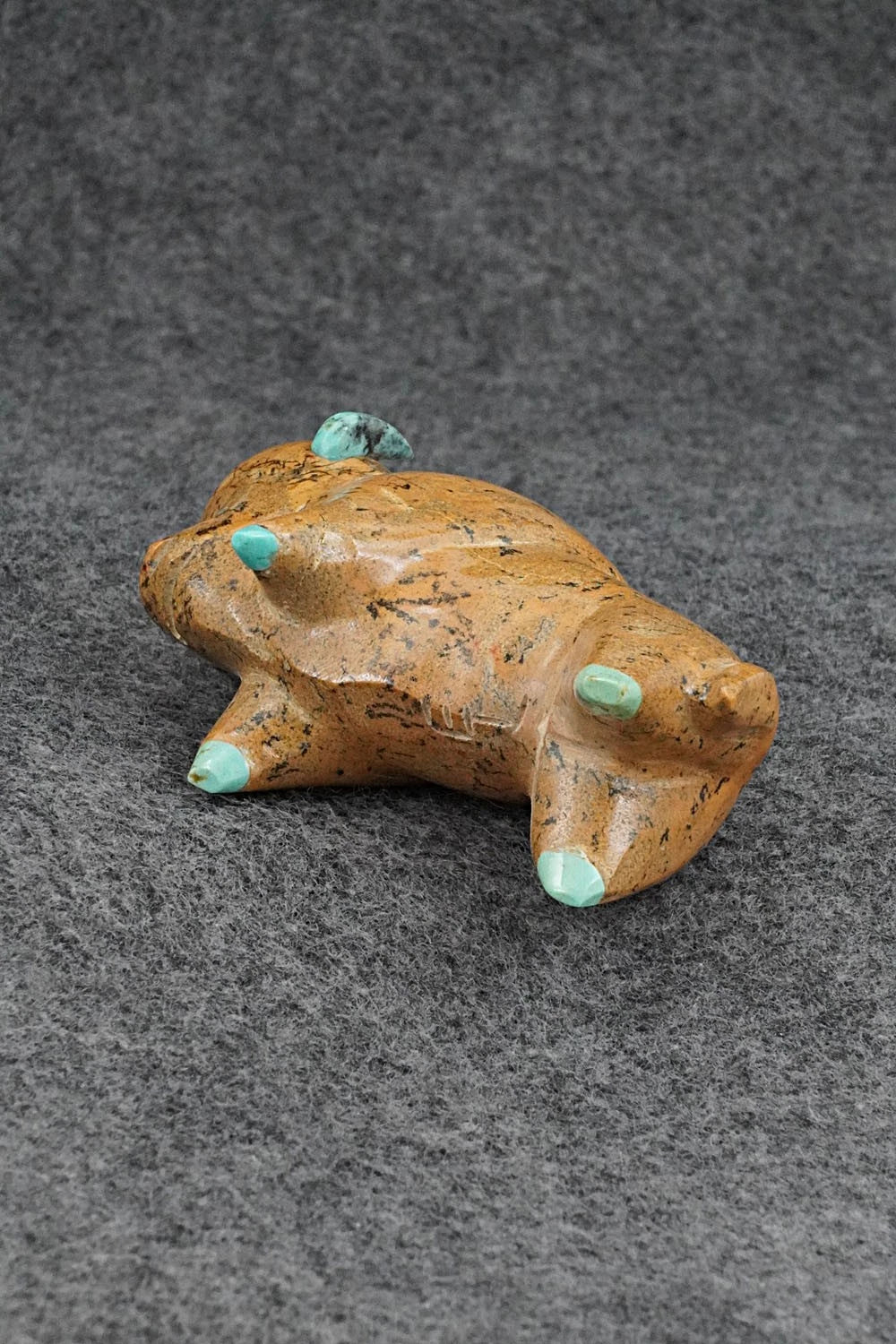 Buffalo Zuni Fetish Carving - Enrike Leekya