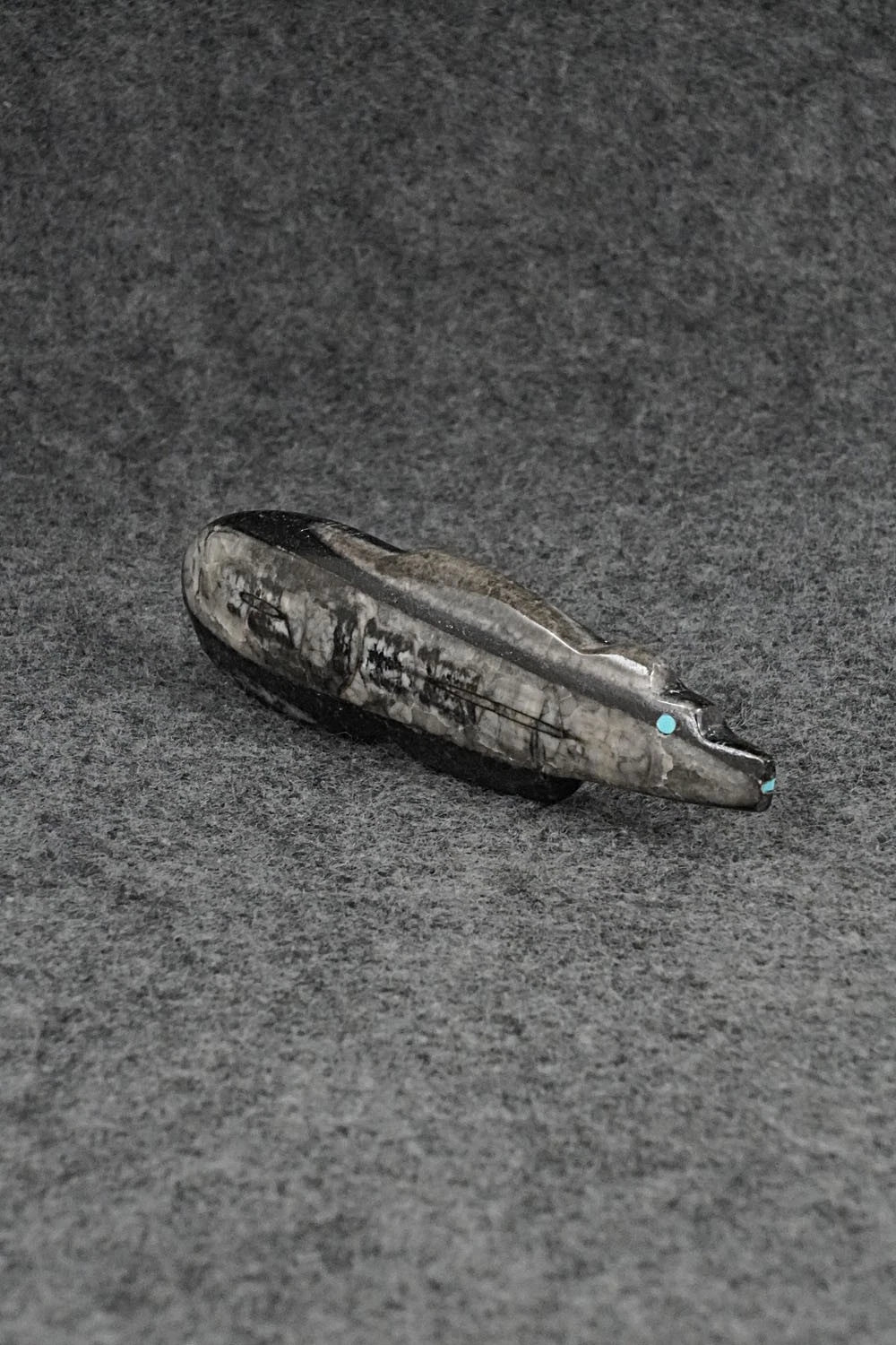 Bear Zuni Fetish Carving - Bernard Laiwakete