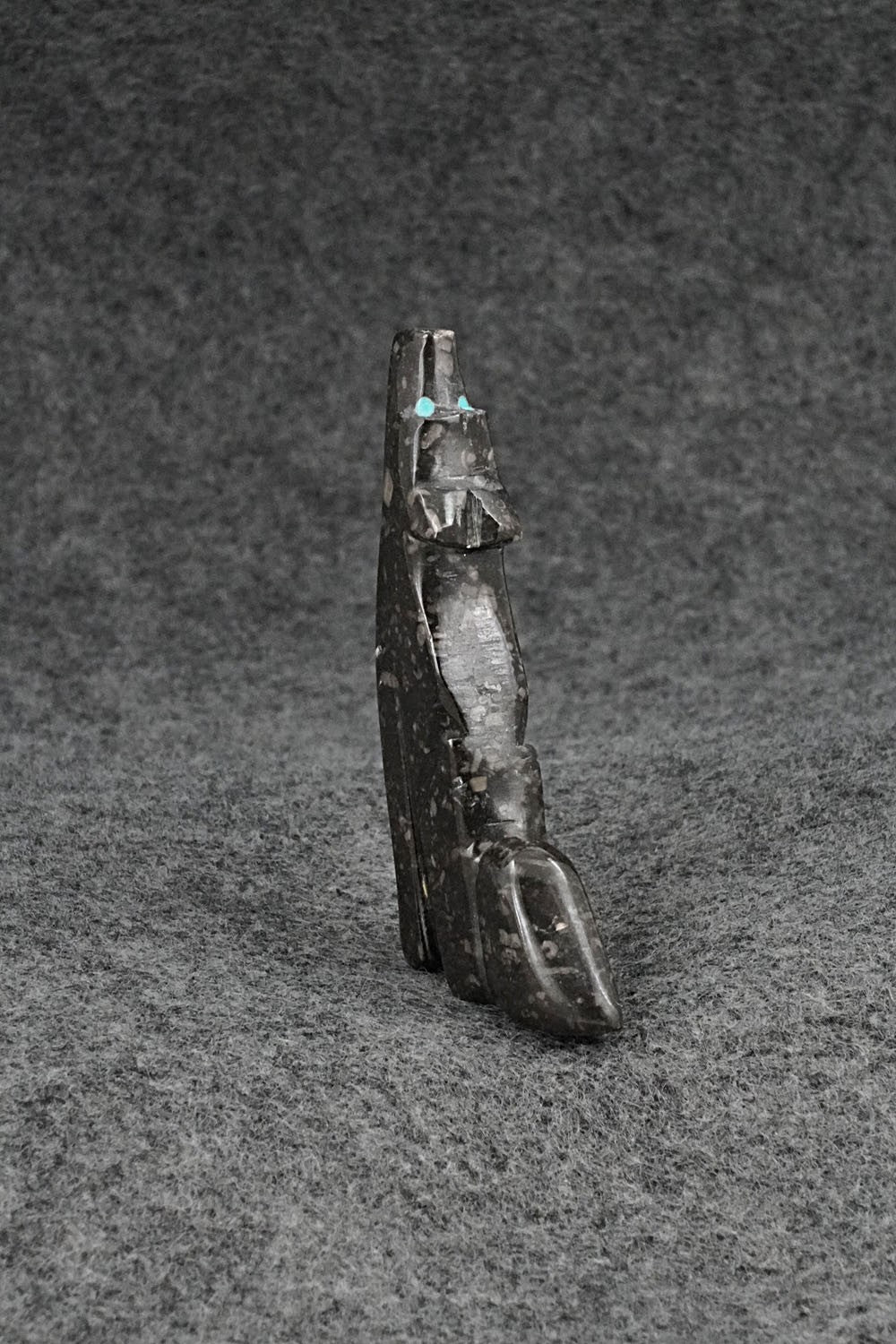 Wolf Zuni Fetish Carving - Donavon Laiwakete