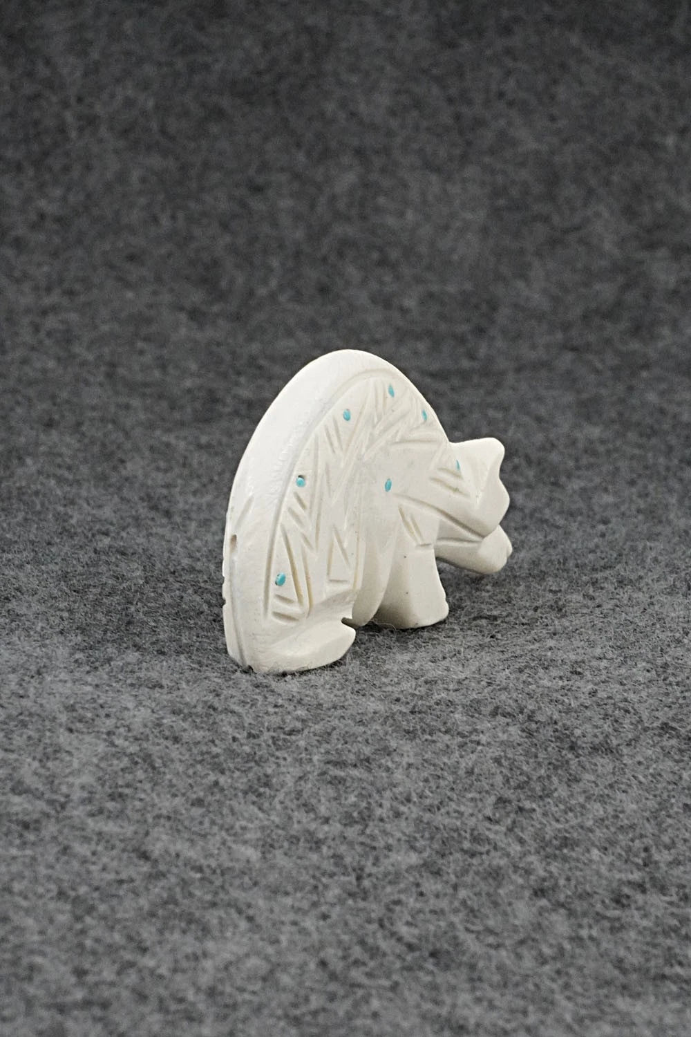 Bear Zuni Fetish Carving - Adrian Cachini