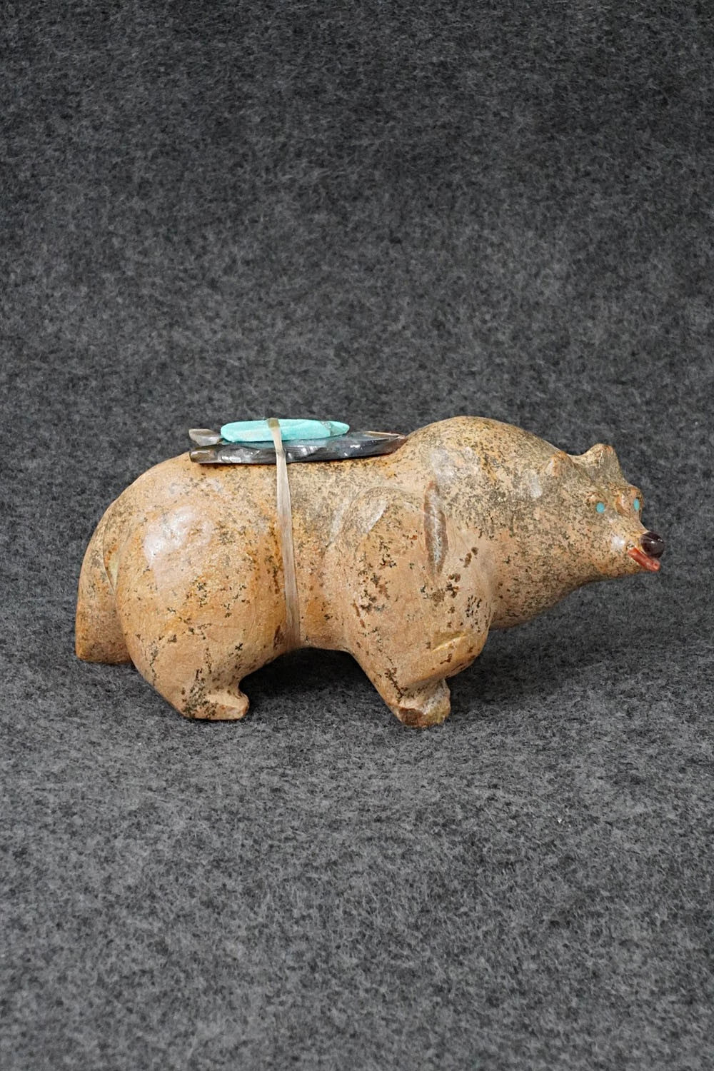Bear Zuni Fetish Carving - Freddie Leekya