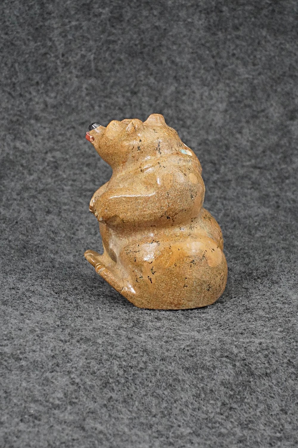 Bear Zuni Fetish Carving - Freddie Leekya