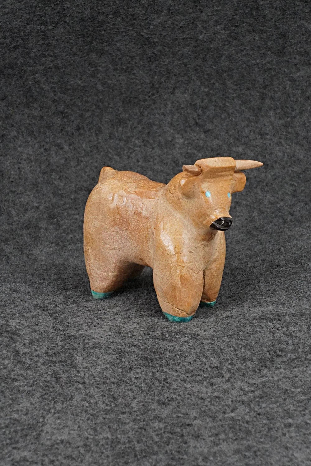 Bull Zuni Fetish Carving - Freddie Leekya