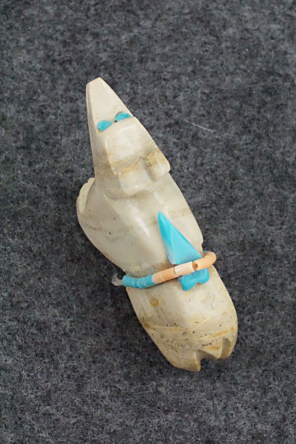 Bear Zuni Fetish Carving - Luey Cooeyate