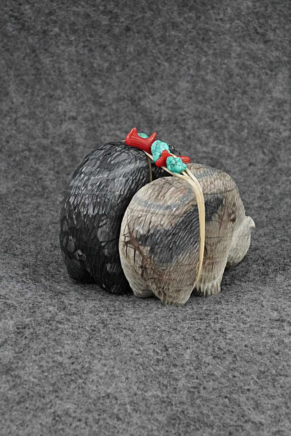 Bear Zuni Fetish Carving - Farlan & Paulette Quam