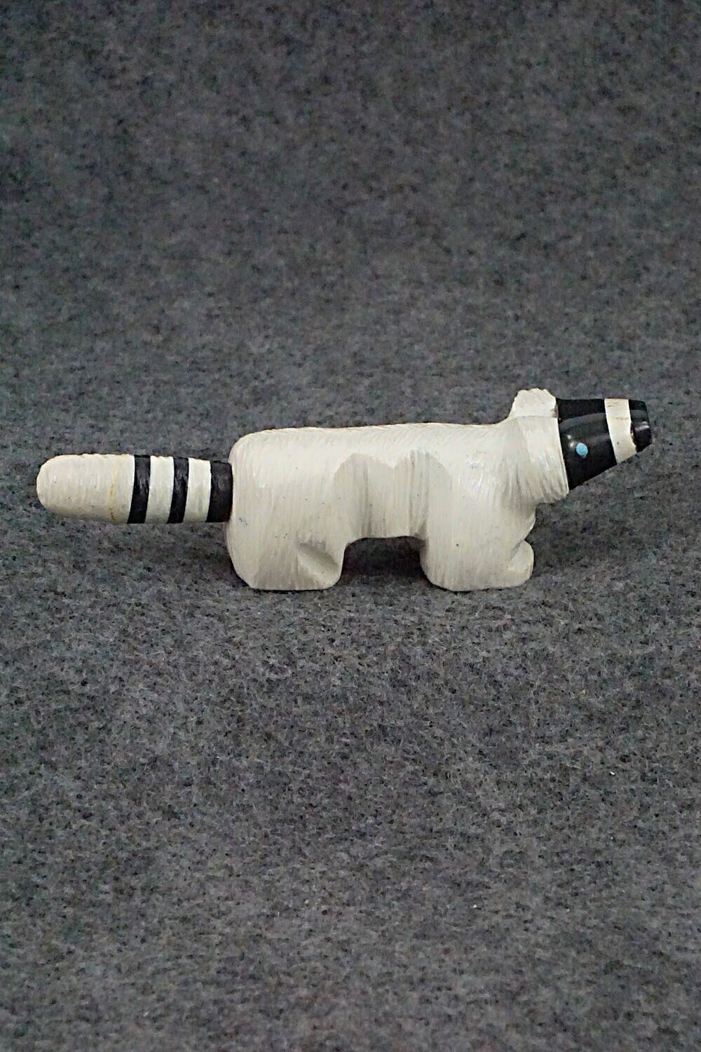 Raccoon Zuni Fetish Carving - Susette Lementino