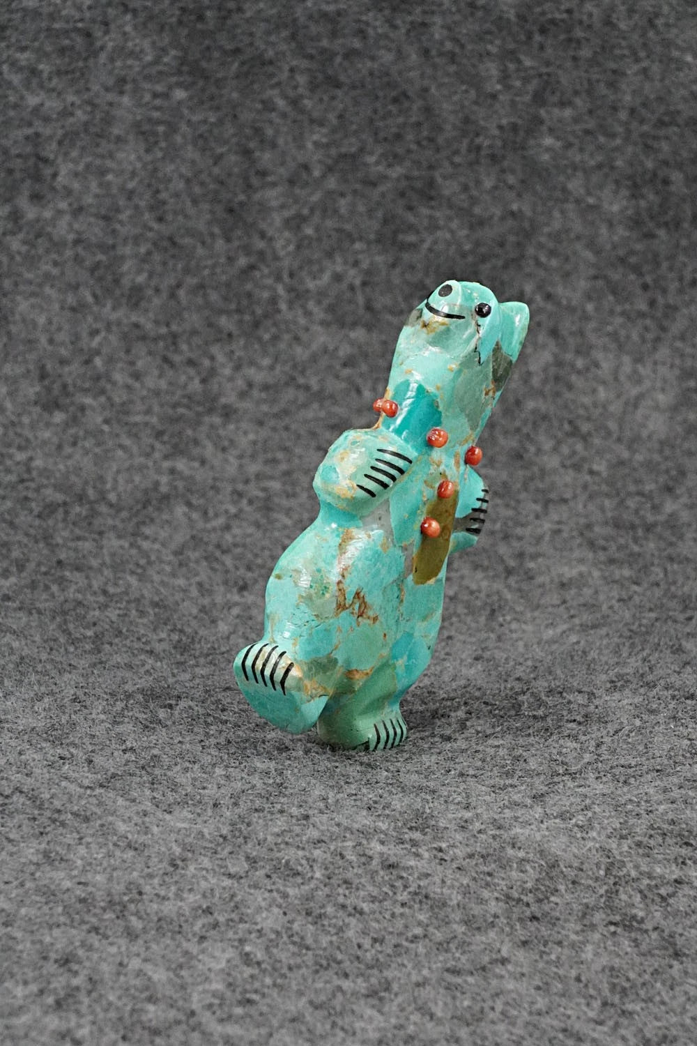 Bear Zuni Fetish Carving - Claudia Peina