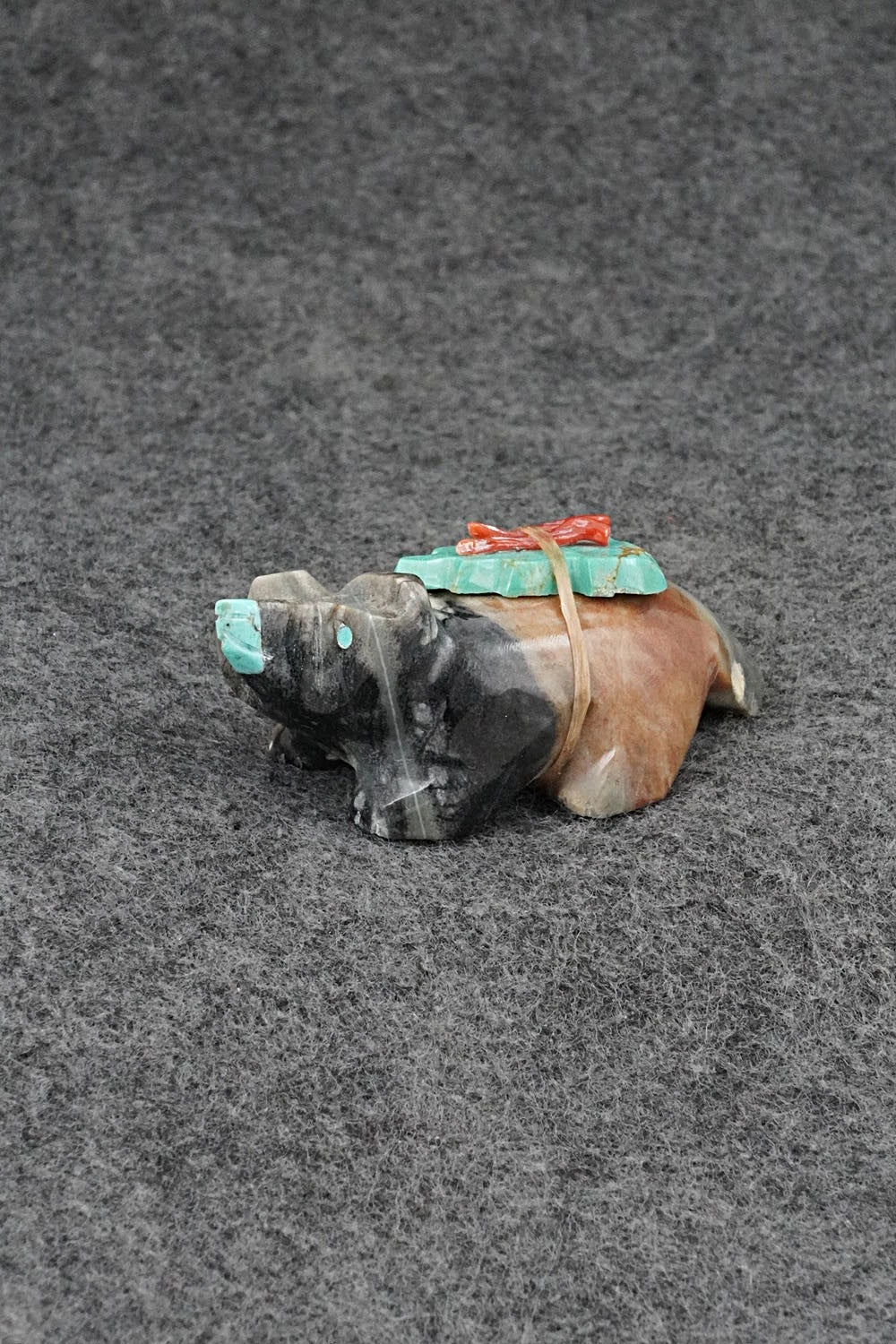 Badger Zuni Fetish Carving - Enrike Leekya