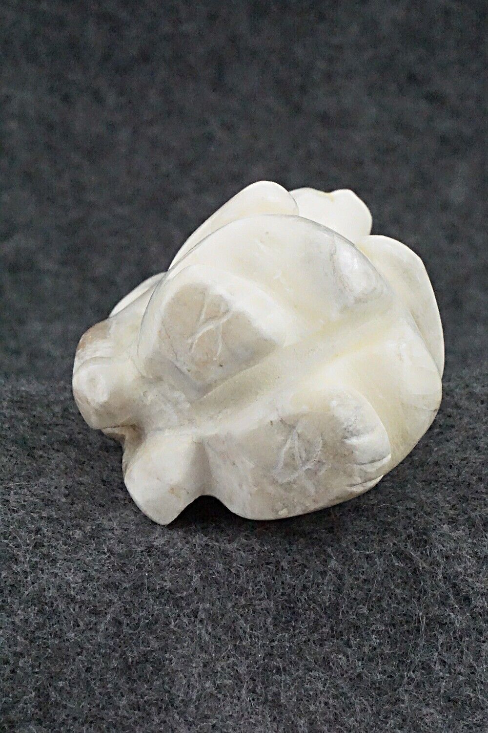 Bear with Cub Zuni Fetish Carving - Ariane Quam