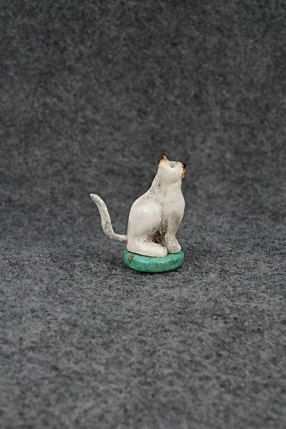Cat Zuni Fetish Carving - Ruben Najera