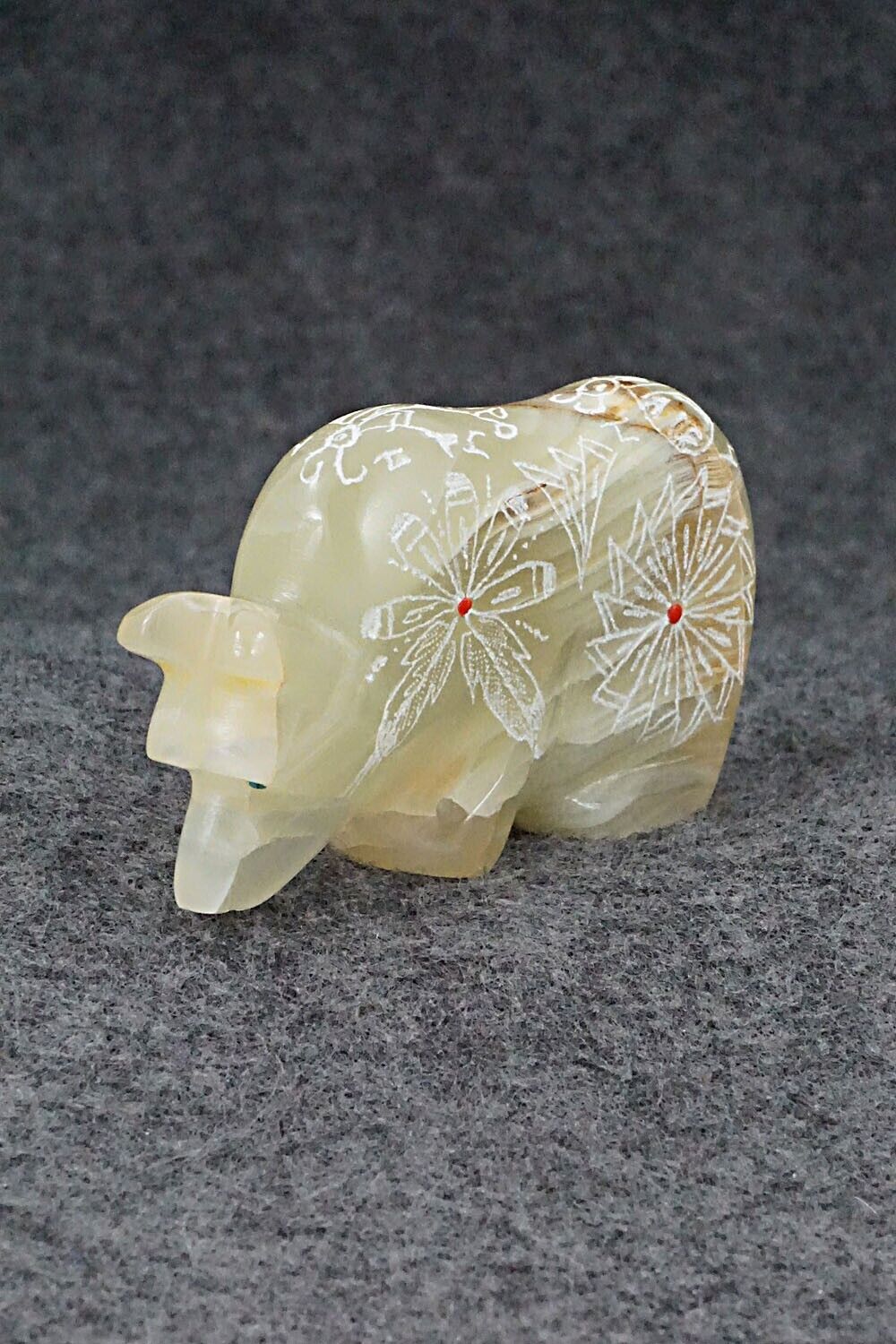 Bear Zuni Fetish Carving - Adrian Cachini