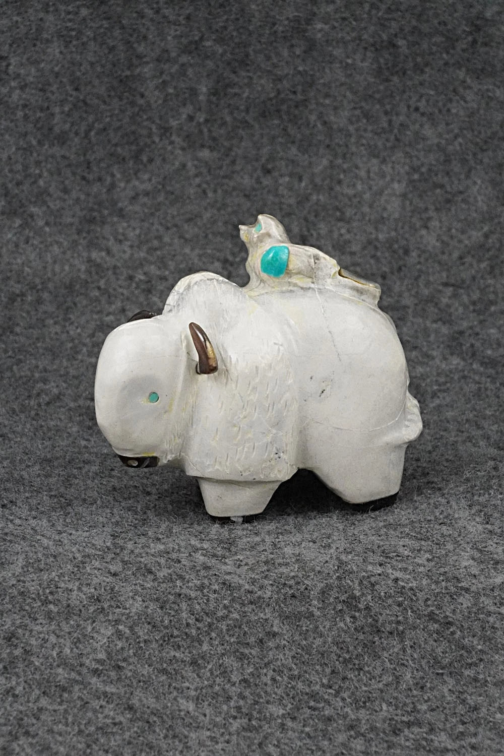 Buffalo Zuni Fetish Carving - Freddie Leekya