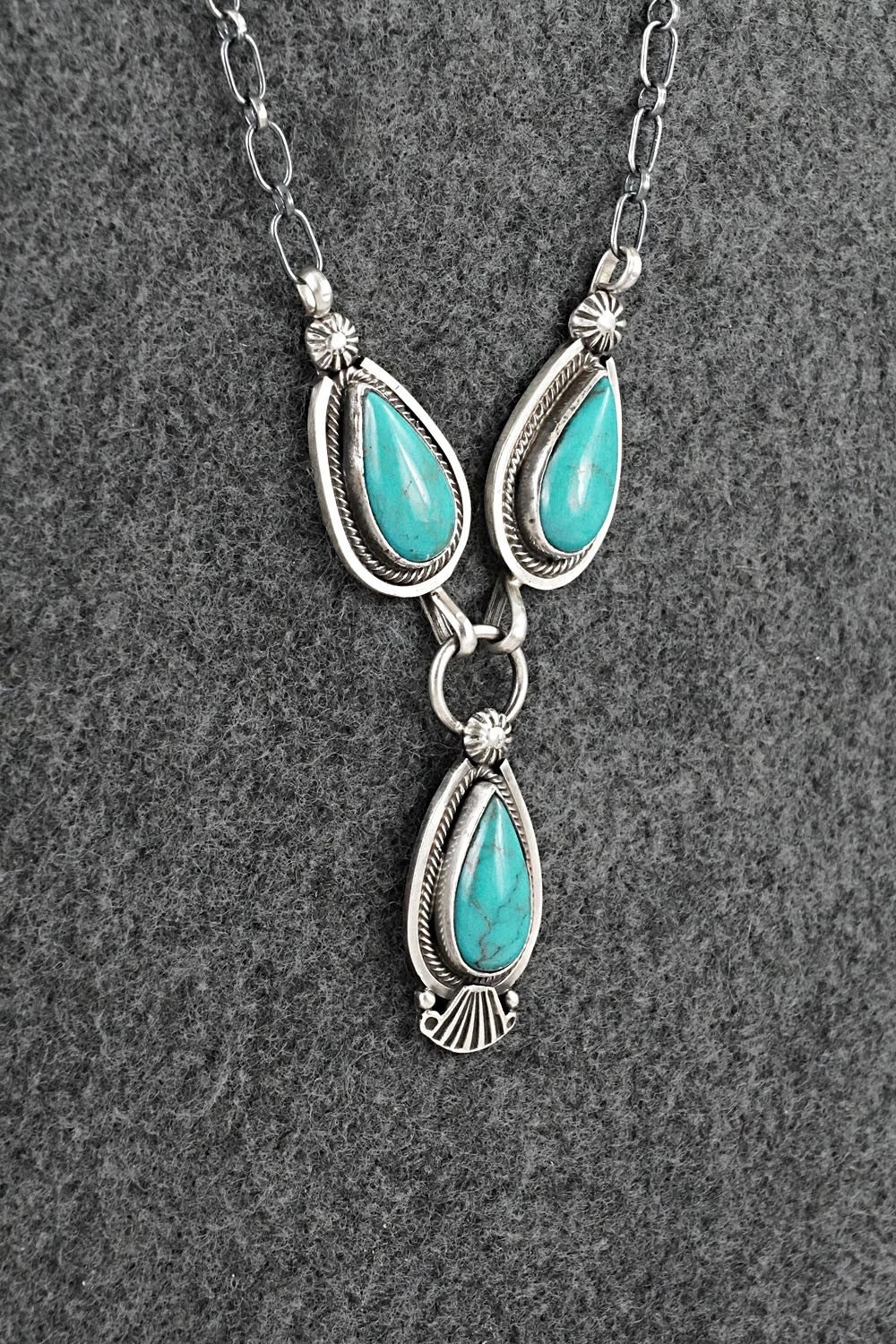 Turquoise & Sterling Silver Necklace - Verley Betone