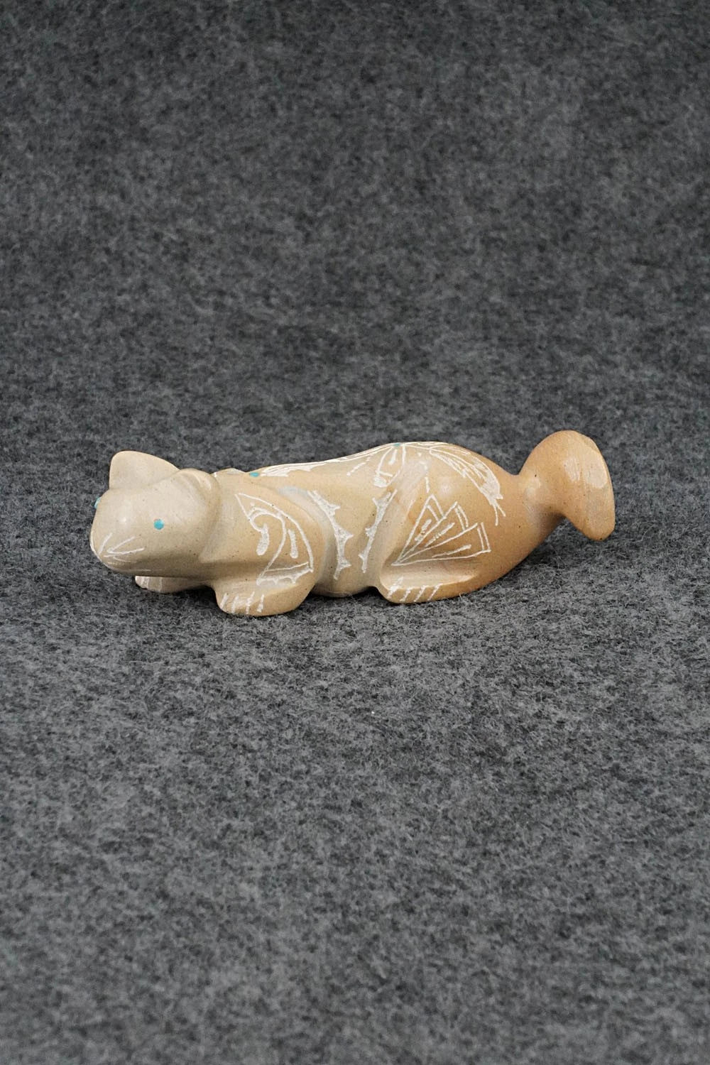 Mountain Lion Zuni Fetish Carving - Adrian Cachini