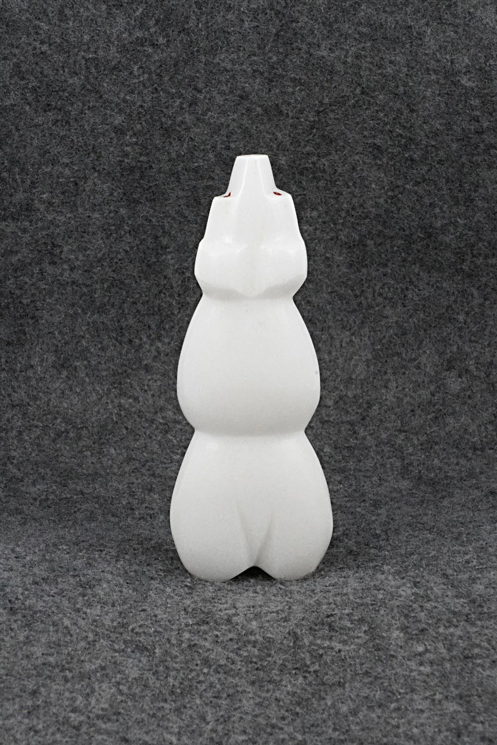 Bear Zuni Fetish Carving - Kenric Laiwakete