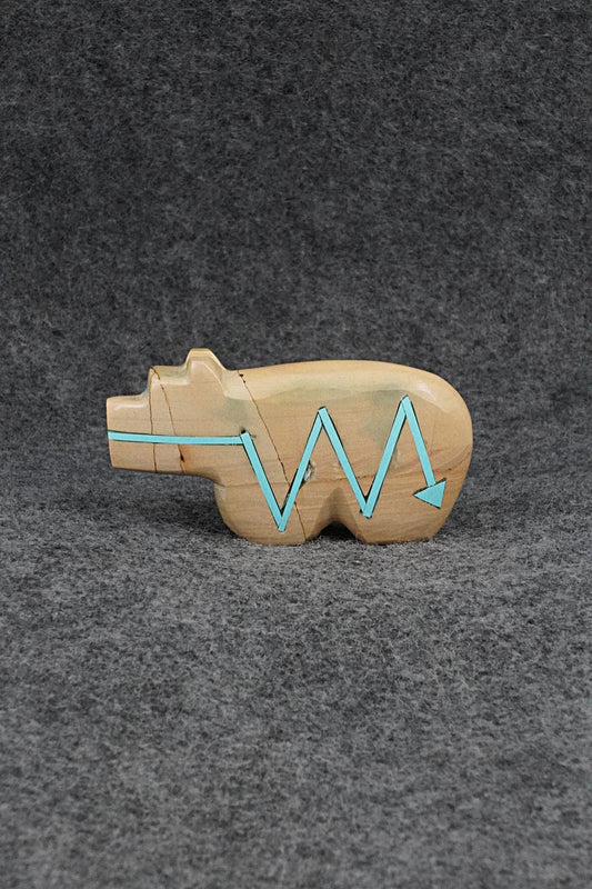 Bear Zuni Fetish Carving - Bernard Laiwakete